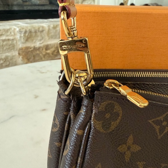 Louis Vuitton Multi Pochette Accessorie Monogram with Khaki strap, no chain - Picture 9 of 11